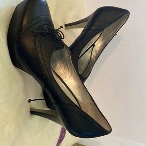 Black Jessica Simpson high heel shoes 5 in heel